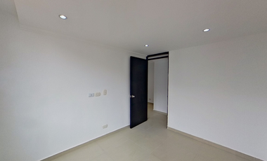 SE VENDE APARTAMENTO EN MADRID CON PAQUEADERO PRIVADO