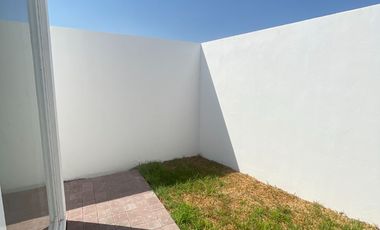 RENTA CASA EN CONDOMINIO FLORESTA CD MADERAS EL MARQUES