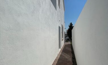 RENTA CASA EN CONDOMINIO FLORESTA CD MADERAS EL MARQUES