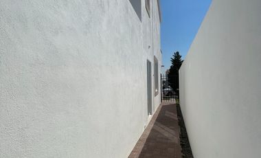 RENTA CASA EN CONDOMINIO FLORESTA CD MADERAS EL MARQUES