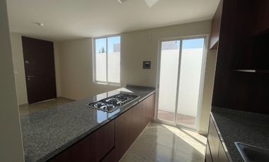 RENTA CASA EN CONDOMINIO FLORESTA CD MADERAS EL MARQUES