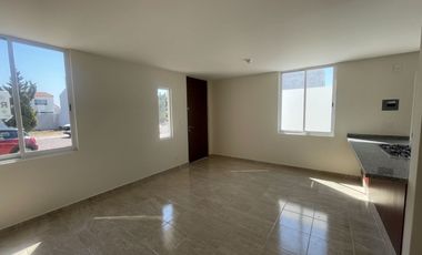 RENTA CASA EN CONDOMINIO FLORESTA CD MADERAS EL MARQUES