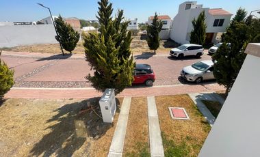 RENTA CASA EN CONDOMINIO FLORESTA CD MADERAS EL MARQUES