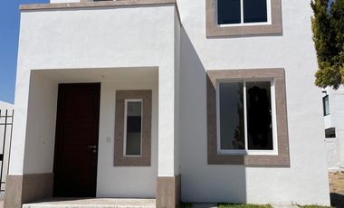 RENTA CASA EN CONDOMINIO FLORESTA CD MADERAS EL MARQUES