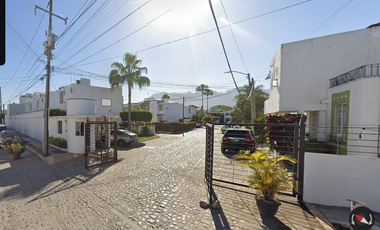 Casa en condominio ubicada en colonia Paseo de la Ribera Puerto Vallarta, Jalisco. Con 3 recamaras y 103m2. A 9 minutos de Costco Puerto Vallarta.