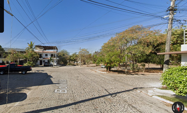 Casa en condominio ubicada en colonia Paseo de la Ribera Puerto Vallarta, Jalisco. Con 3 recamaras y 103m2. A 9 minutos de Costco Puerto Vallarta.