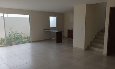 EN RENTA BONITA CASA EN RESIDENCIAL VIVANTA AL NORTE DE AGUASCALIENTES