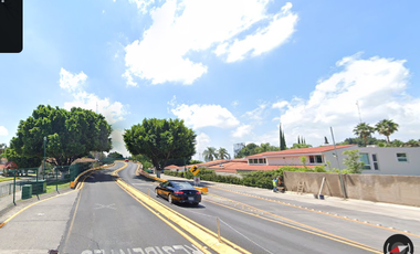 Casa ubicada en Condominio Club de Golf Santa Anita, Jalisco. Con 6 recamaras y 803m2. Muy Cerca de Galerías Santa Anita.