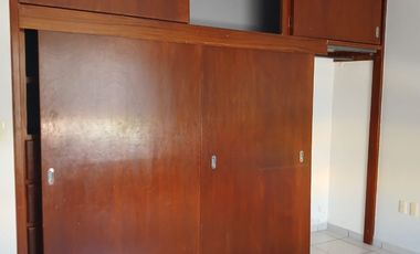 AMPLIA CASA  EN LAS PRIMERAS CALLES DEL CONDOMINIO  LA RENTA INCLUYE MANTENIMIENTO