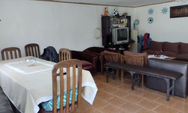 Casa Solida Al Interior De Comunidad Privada, Horcon