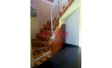 Venta Casa 3 Pisos De 85M2, Carabayllo