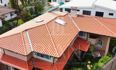 ESPECTACULAR RESIDENCIA DE LUJO CON PISCINA EN  RENTA LA PRIMAVERA - SAN PATRICIO, CUMBAYÁ