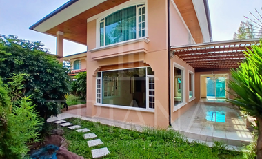 ESPECTACULAR RESIDENCIA DE LUJO CON PISCINA EN  RENTA LA PRIMAVERA - SAN PATRICIO, CUMBAYÁ