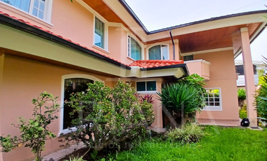 ESPECTACULAR RESIDENCIA DE LUJO CON PISCINA EN  RENTA LA PRIMAVERA - SAN PATRICIO, CUMBAYÁ