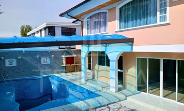 ESPECTACULAR RESIDENCIA DE LUJO CON PISCINA EN  RENTA LA PRIMAVERA - SAN PATRICIO, CUMBAYÁ