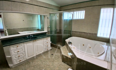 ESPECTACULAR RESIDENCIA DE LUJO CON PISCINA EN  RENTA LA PRIMAVERA - SAN PATRICIO, CUMBAYÁ