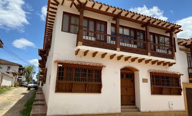 ESPECTACULAR CASA ESQUINERA EN VENTA.