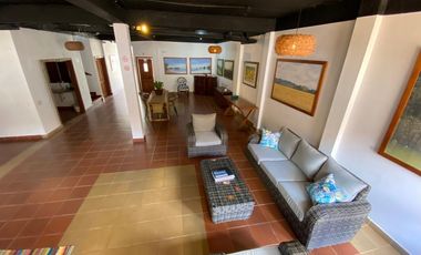 ESPECTACULAR CASA ESQUINERA EN VENTA.