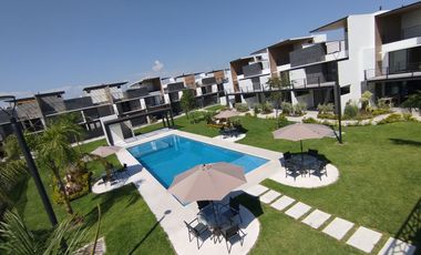 Se vende Casa Nueva de 3 recámaras con alberca en el Conjunto Residencial Sierra Santa Fe, en Xochitepec, Mor.