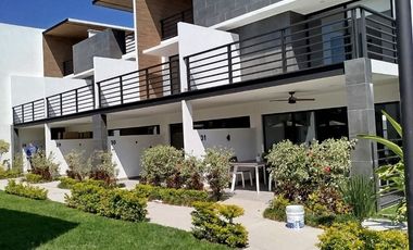 Se vende Casa Nueva de 3 recámaras con alberca en el Conjunto Residencial Sierra Santa Fe, en Xochitepec, Mor.
