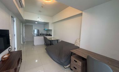 FOR RENT - FURNISHED 1BR WITH SEAVIEW BALCONY IN MANDANI BAY, MANDAUE CEBU. FRONT SEAVIEW UNIT IN 17TH FLOOR.