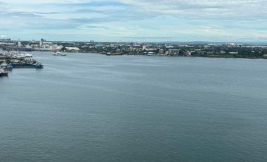 FOR RENT - FURNISHED 1BR WITH SEAVIEW BALCONY IN MANDANI BAY, MANDAUE CEBU. FRONT SEAVIEW UNIT IN 17TH FLOOR.