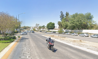 Donde los inversionistas ven oportunidad, no problemas!! Remate Bancario HERMOSA RECIDENCIA EN PUERTA DEL BOSQUE GDL .