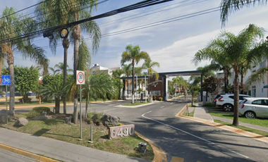 Imagina pagar menos hoy y vivir mejor mañana!! Venta de Casa en Remate Bancario En COTO PRIVADO AV. GUADALUPE ZAPOPAN JAL.