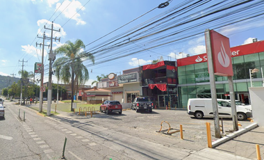 Imagina pagar menos hoy y vivir mejor mañana!! Venta de Casa en Remate Bancario En COTO PRIVADO AV. GUADALUPE ZAPOPAN JAL.