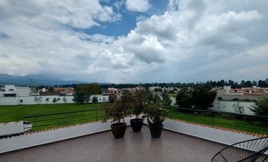 EXCLUSIVA RESIDENCIA DE LUJO EN CACALOMACÁN  EN TOLUCA 🏡 ¡Vive la grandeza en una propiedad única con vistas espectaculares al volcán!