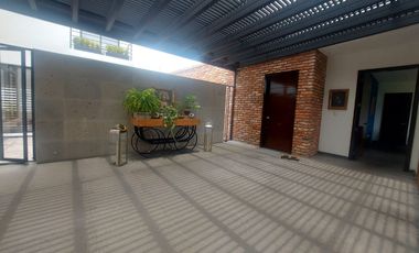 EXCLUSIVA RESIDENCIA DE LUJO EN CACALOMACÁN  EN TOLUCA 🏡 ¡Vive la grandeza en una propiedad única con vistas espectaculares al volcán!