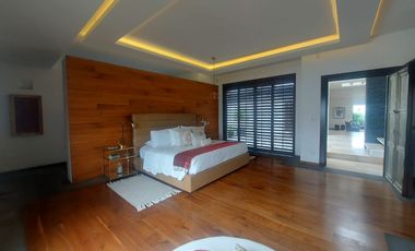 EXCLUSIVA RESIDENCIA DE LUJO EN CACALOMACÁN  EN TOLUCA 🏡 ¡Vive la grandeza en una propiedad única con vistas espectaculares al volcán!