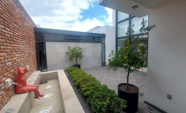 EXCLUSIVA RESIDENCIA DE LUJO EN CACALOMACÁN  EN TOLUCA 🏡 ¡Vive la grandeza en una propiedad única con vistas espectaculares al volcán!