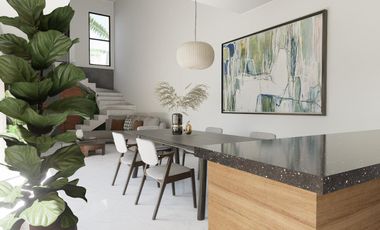 CASA FUNCIONAL CON UNA REC. ABAJO Y DOBLE ALTURA Y AMPLIO JARDIN