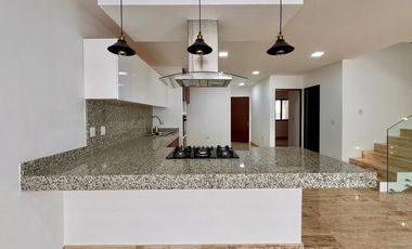 SE VENDE CASA EN FRACCIONAMIENTO EN Río Residencial, Cancún, Quintana Roo, México