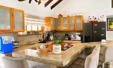 RESORT-STYLE HOUSE FOR SALE