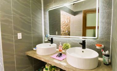 RESORT-STYLE HOUSE FOR SALE