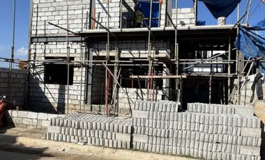 5BR HOUSE AND LOT IN ANTIPOLO CITY