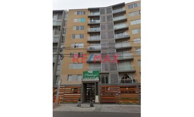 Se Alquila Dpto en condominio. Con 3 Habitaciones En Chorrillos.