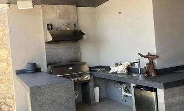 HERMOSA RESIDENCIA EN VENTA EN CAMPOS ELISEOS, SUPER EQUIPADA