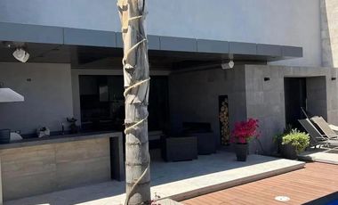 HERMOSA RESIDENCIA EN VENTA EN CAMPOS ELISEOS, SUPER EQUIPADA