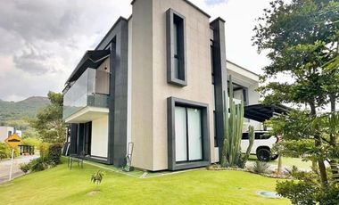 Casa Campestre Moderna en Ruitoque Bajo