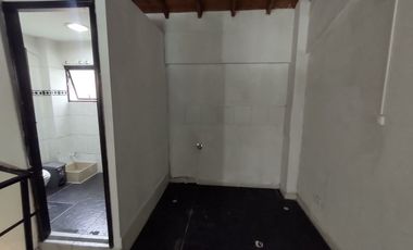 SE RENTA LOCAL COMERCIAL  MALL VERONA