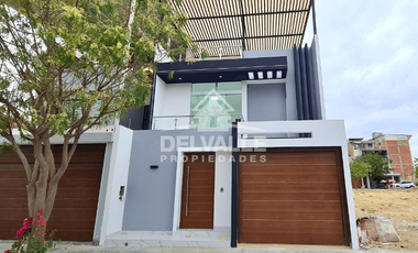 SE VENDE BONITA Y ACOGEDORA CASA EN VENTA | Urb. BOULEVARD PARK PLAZA - PIURA