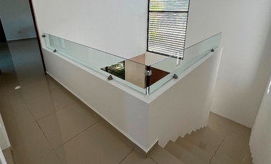 Hermosa casa en venta en la privada Punta Lomas