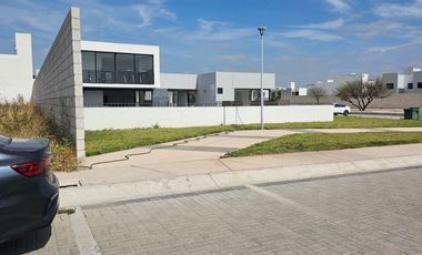 OBRA NEGRA EN PRIVADA CIELO ABIERTO, LOS LAGOS