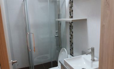 Renta departamento de 3 dormitorios, sector Embajada Americana
