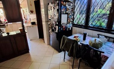 Arriendo casa estilo Inglés, de 5 dormitorios , 5 baños ,barrio Miraflores