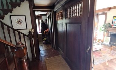Arriendo casa estilo Inglés, de 5 dormitorios , 5 baños ,barrio Miraflores