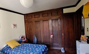 Arriendo casa estilo Inglés, de 5 dormitorios , 5 baños ,barrio Miraflores